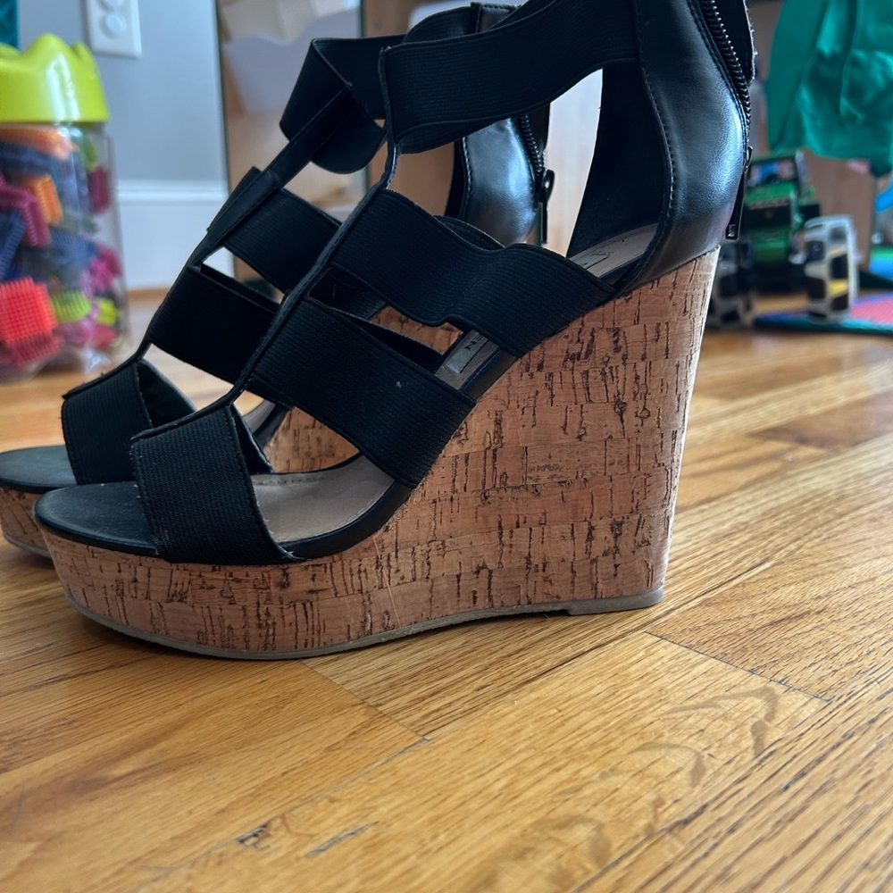 Steve Madden Black and Tan Wedge Sandals